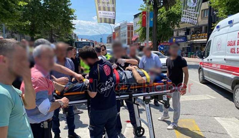 Akyazı merkezde kaza