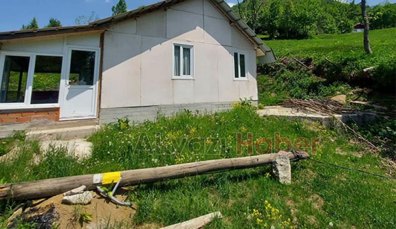 Keremali'de kopan elektrik telleri tehlike saçıyor