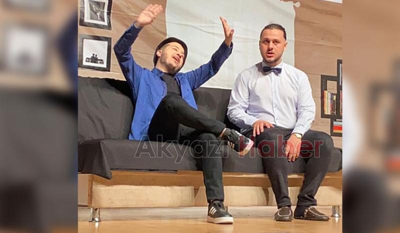 Seyirlik komedi oyunu ile seyircileriyle buluştu