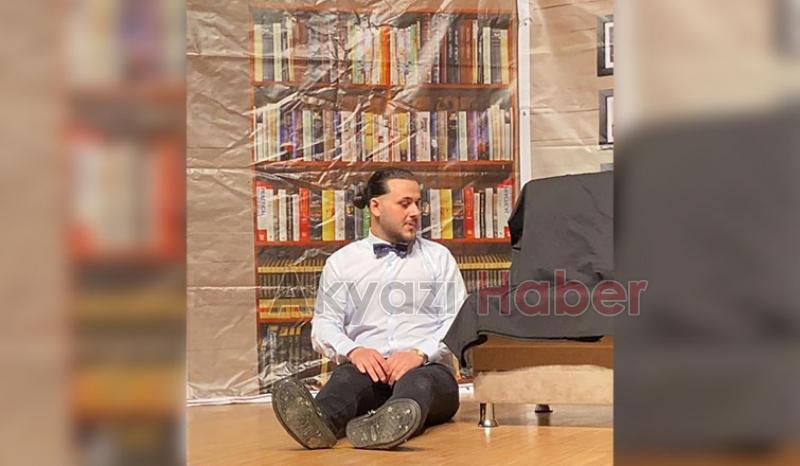 Seyirlik komedi oyunu ile seyircileriyle buluştu