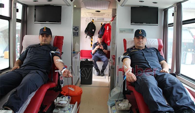 Akyazı İlçe Jandarma'dan kan bağışına destek