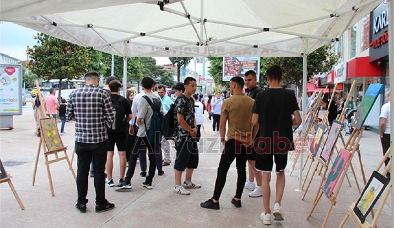 Özel Akyazı Bilgin Anadolu Lisesi öğrencilerinden resim sergisi