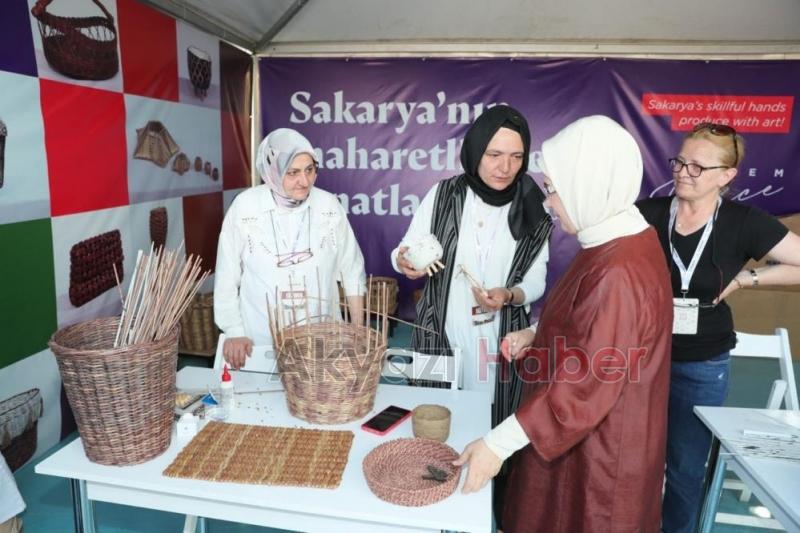 Emine Erdoğan'dan Büyükşehir standını ziyaret
