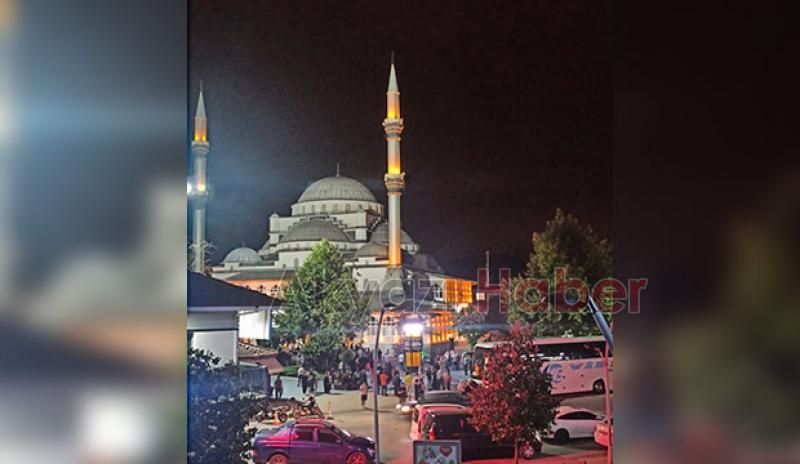 Akyazı hac kafilesi dualarla uğurlandı