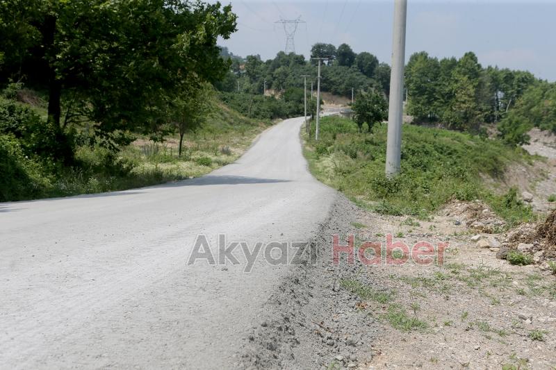 Akyazı’nın iki mahallesinde beton yol tamam