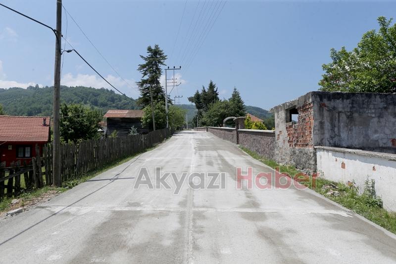 Akyazı’nın iki mahallesinde beton yol tamam