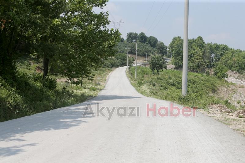 Akyazı’nın iki mahallesinde beton yol tamam