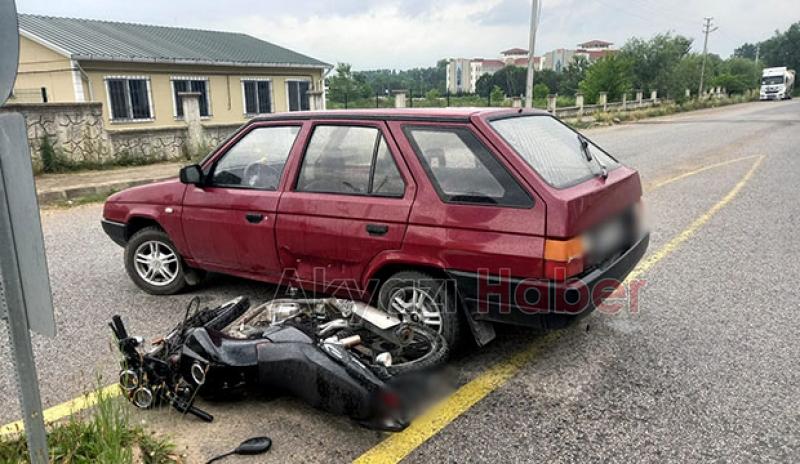 Akyazı Devlet Hastanesi önünde kaza