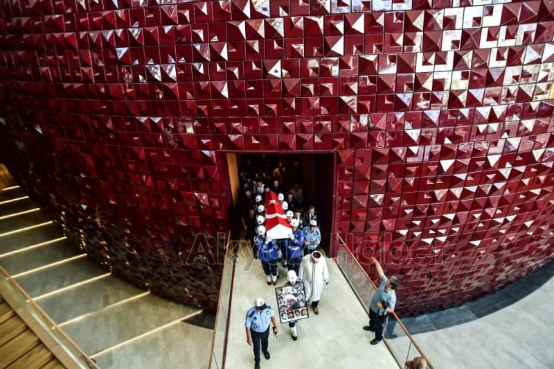 Cüneyt Arkını binlerce kişi gözyaşlarıyla uğurladı