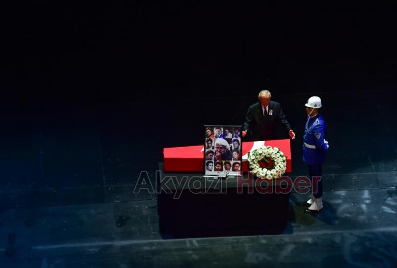 Cüneyt Arkını binlerce kişi gözyaşlarıyla uğurladı