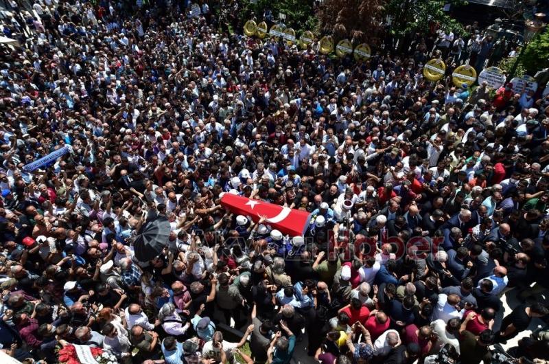 Cüneyt Arkını binlerce kişi gözyaşlarıyla uğurladı