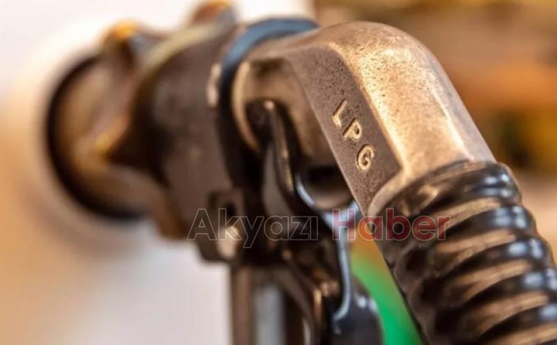 Benzine ve otogaza büyük indirim