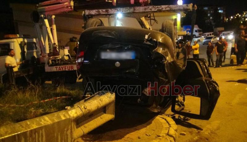 54 plakalı otomobik kaza yaptı: 1'i ağır 4 yaralı