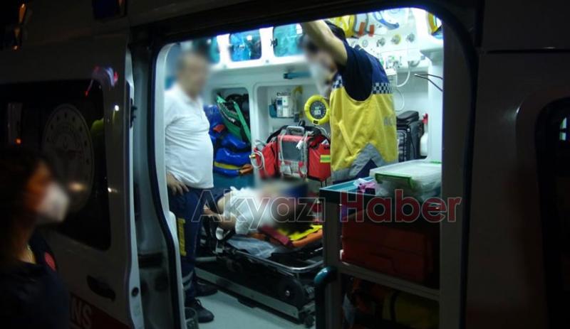 54 plakalı otomobik kaza yaptı: 1'i ağır 4 yaralı