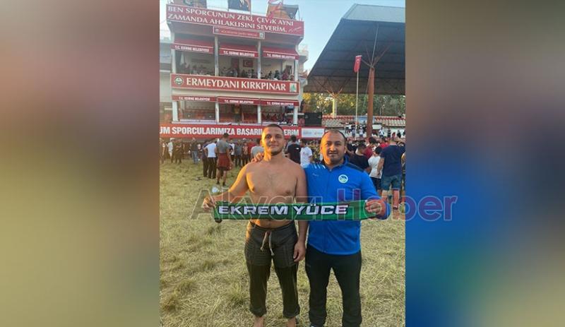 En genç başpehlivanın hedefi altın kemer