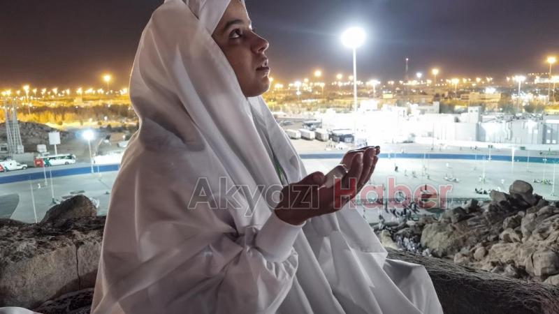 Salgın sonrası ilk kez hacı adayları Arafat’ta vakfeye duruyor