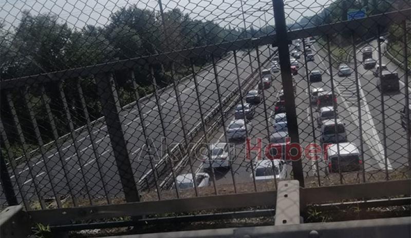 Otoyolda trafik durma noktasına geldi