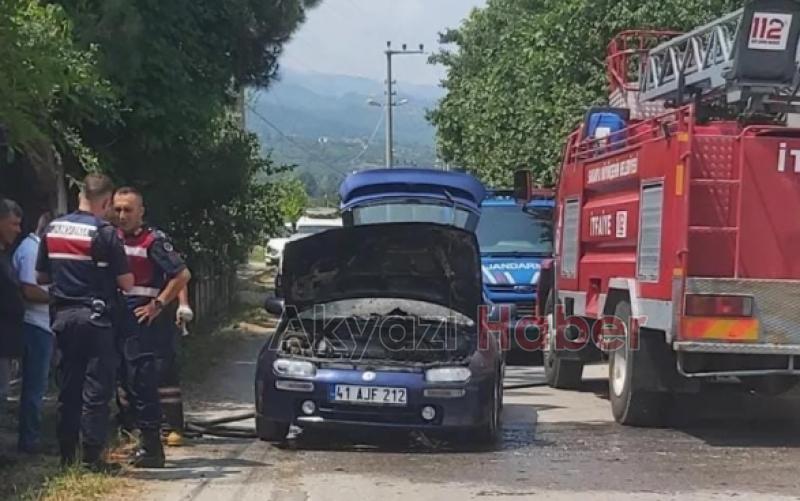 Akyazı'da otomobil yandı