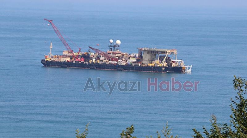 Sakarya Gaz Sahası'nda borunlar döşeniyor