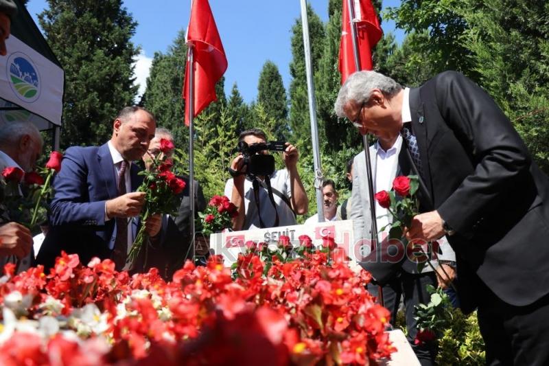 15 Temmuz şehidi Gökbayrak, mezarı başında anıldı