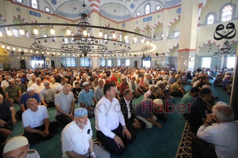 Akyazı'da şehitler için mevlit programı