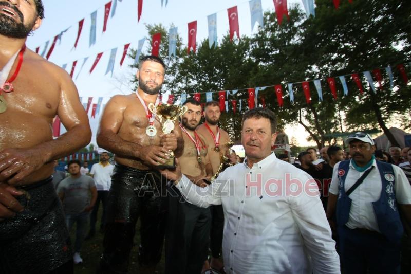57. Akbalık Yağlı Güreşleri'ne ilgi büyüktü