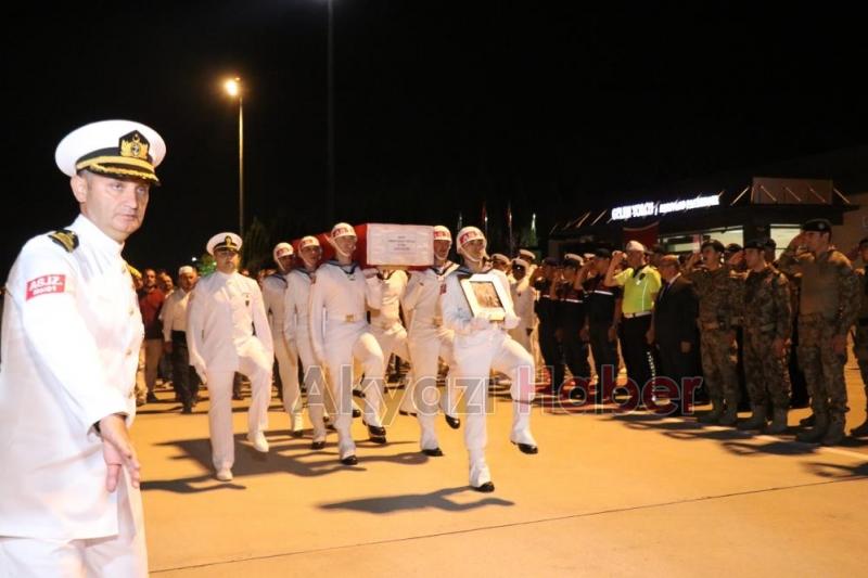 Şehit Ömer Faruk Civelek'in cenazesi Karasu'ya geldi