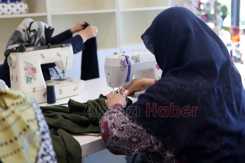 Anneler öğrenci oldu