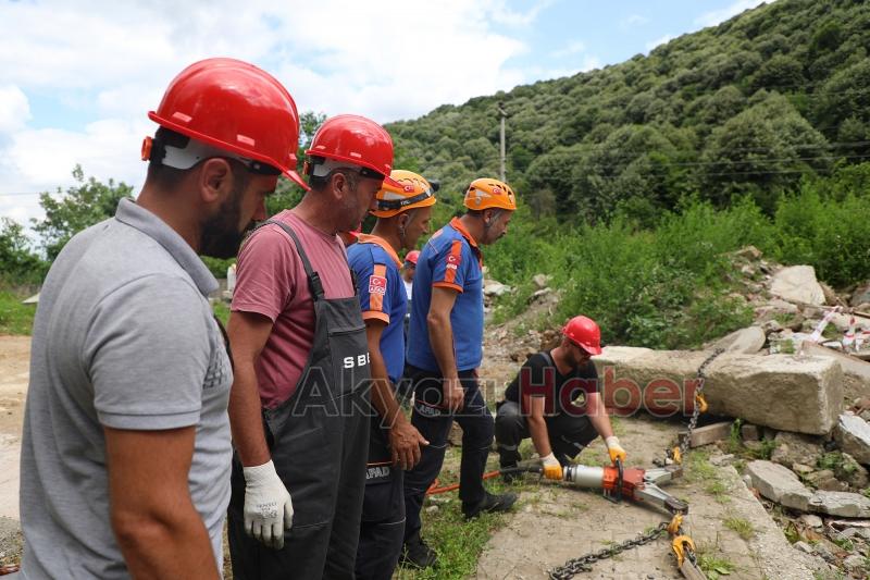 Büyükşehir’in timi afet ve acil durumlarda hayat kurtaracak