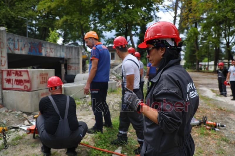 Büyükşehir’in timi afet ve acil durumlarda hayat kurtaracak