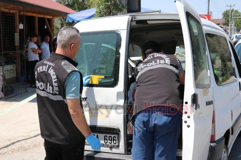 Park halindeki aracın içinde silahlı saldırıya uğradı, ağır yaralandı