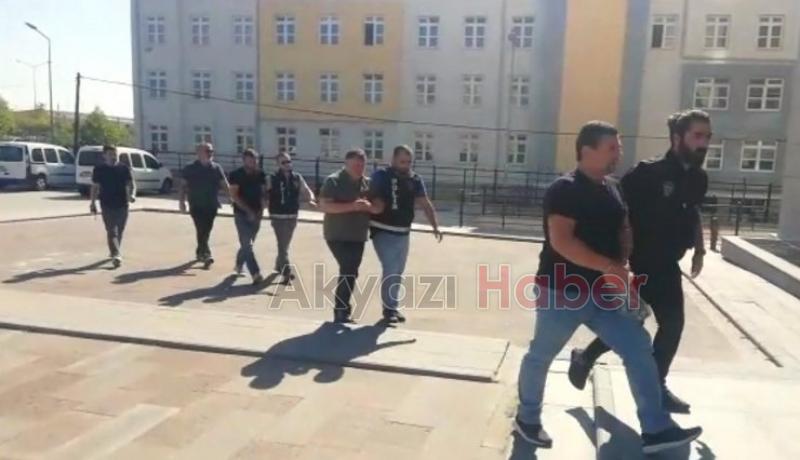 Ağabeyini adam tutup soydurmak istedi