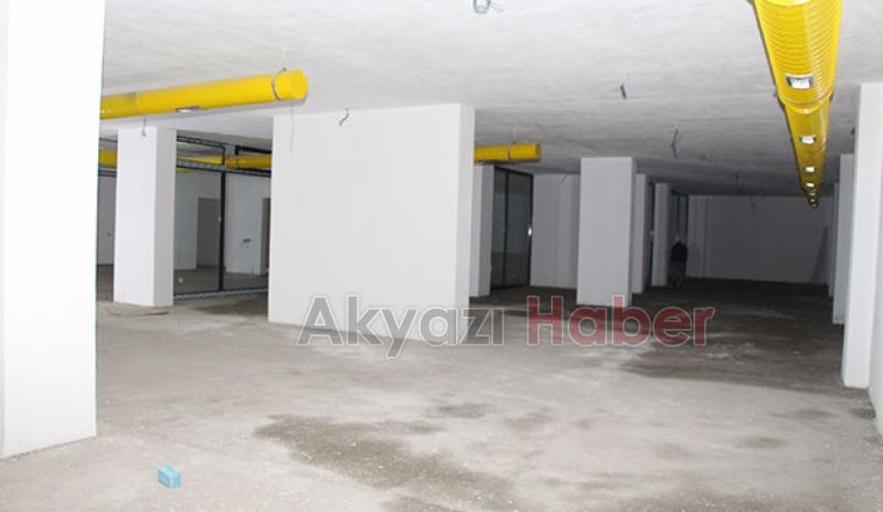 Akyazı'nın İlk ve Tek Yüzme -Spor Kompleksi Kiraya Verilecek