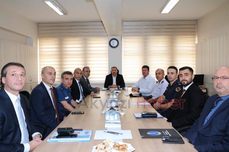 Akyazı'da Asayiş ve Uyuşturucuyla mücadele toplantısı yapıldı