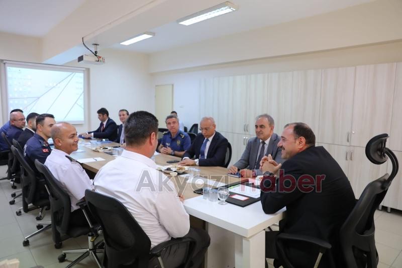 Akyazı'da Asayiş ve Uyuşturucuyla mücadele toplantısı yapıldı