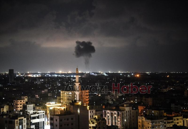 İsrail, abluka altındaki Gazze Şeridi'ni bombaladı