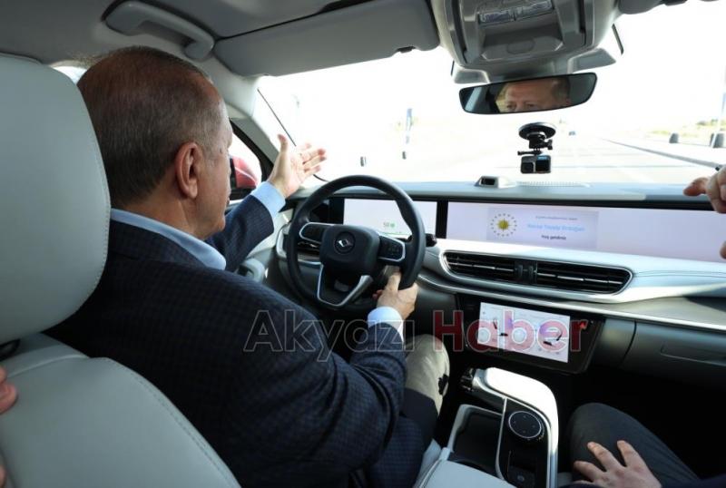 Cumhurbaşkanı TOGG'un direksiyonuna geçti