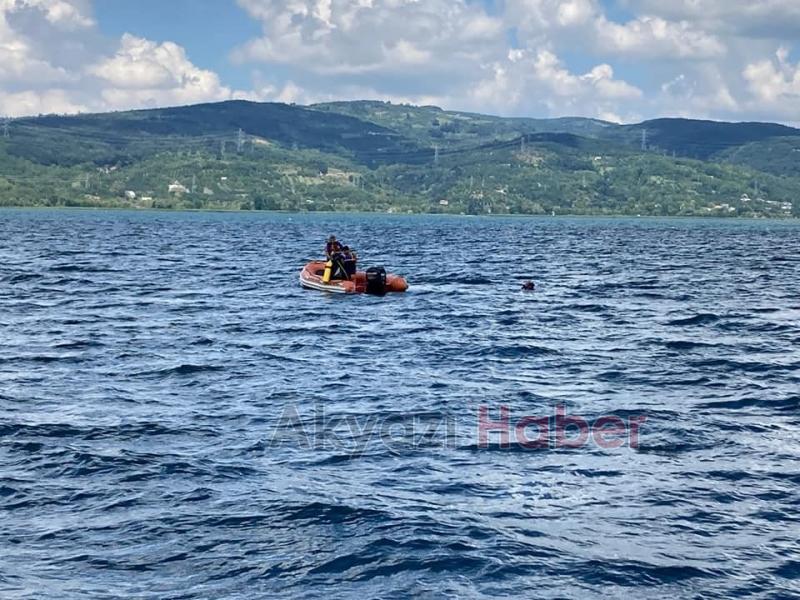 Sapanca Gölü'ne giren nişanlısı gözlerinin önünde boğuldu