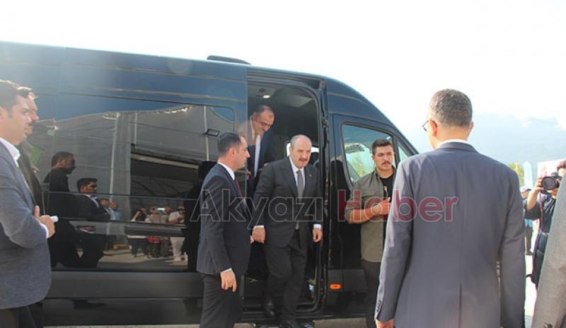  Bakan Varank Akyazı'da domates hasadı yaptı