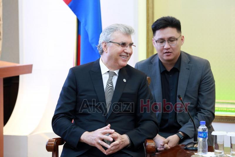 Başkan Yüce Moğalistan'da temaslarda bulundu