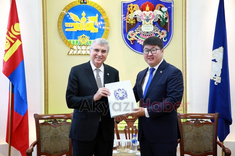 Başkan Yüce Moğalistan'da temaslarda bulundu