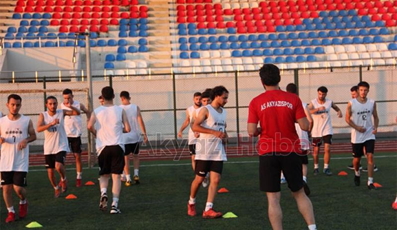 As Akyazıspor top başı yaptı