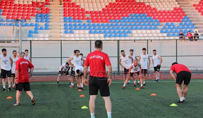 As Akyazıspor top başı yaptı