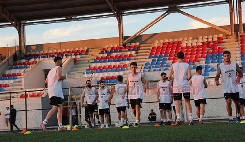 As Akyazıspor top başı yaptı