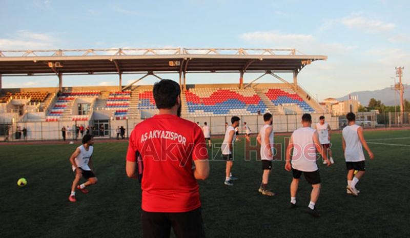 As Akyazıspor top başı yaptı