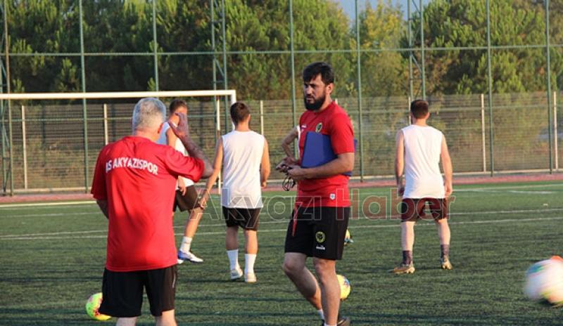 As Akyazıspor top başı yaptı