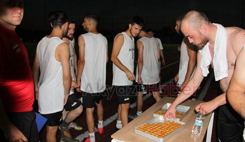 As Akyazıspor top başı yaptı