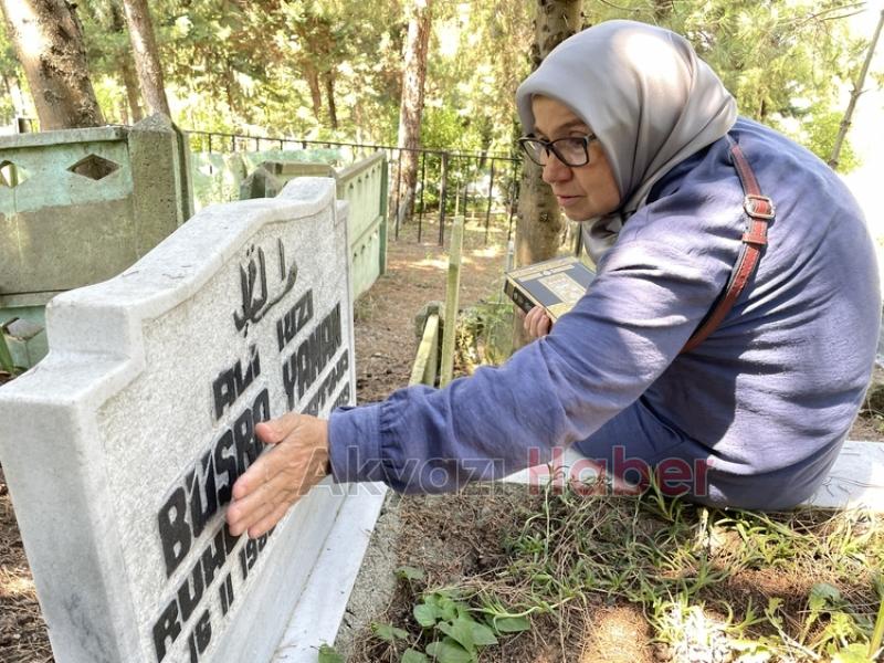 Depremde kaybettiği çocuklarının acısını 23 yıldır yaşıyor