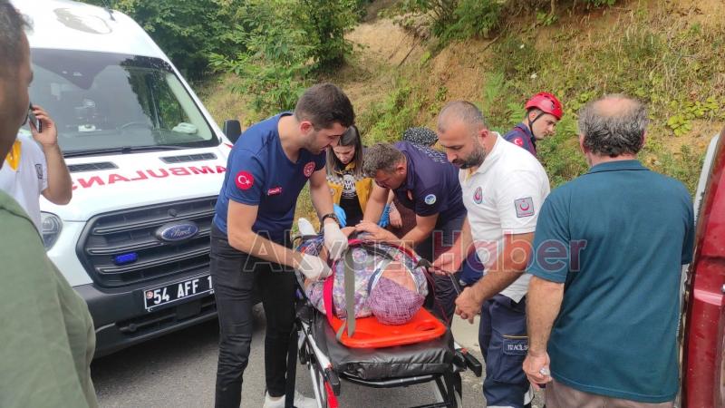 Kontrolden çıkan otomobil yan yattı: 3 yaralı