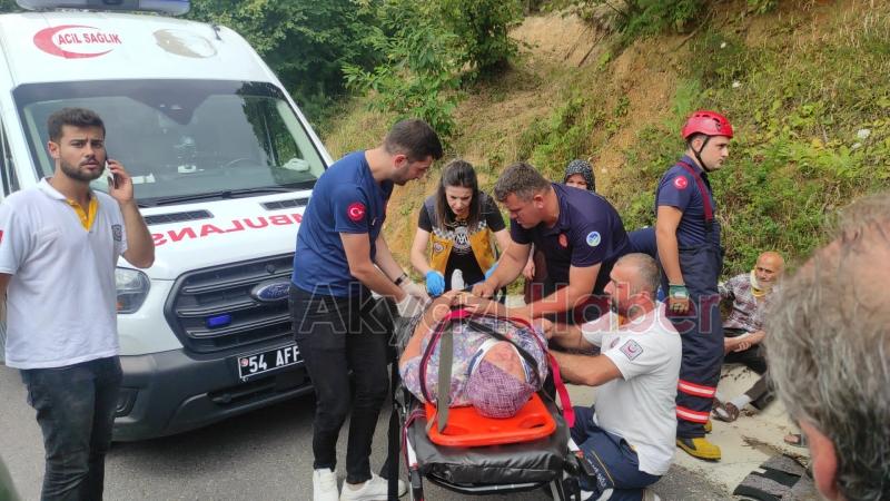 Kontrolden çıkan otomobil yan yattı: 3 yaralı